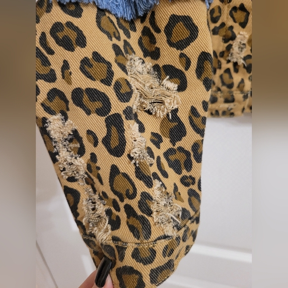 BBJ denim Jacket with Cheetah Accent, size medium, like new - Picture 3 of 4